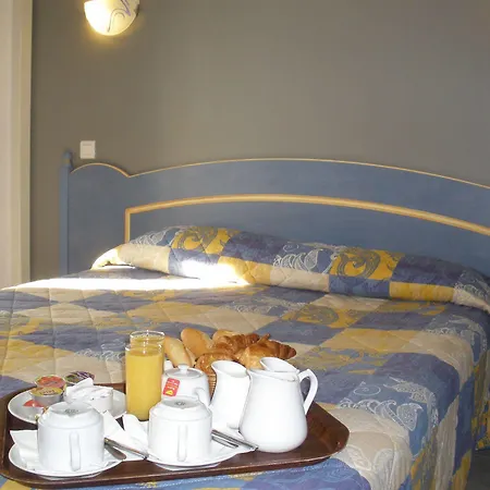 Les Palmiers En Camargue Hotel 2*